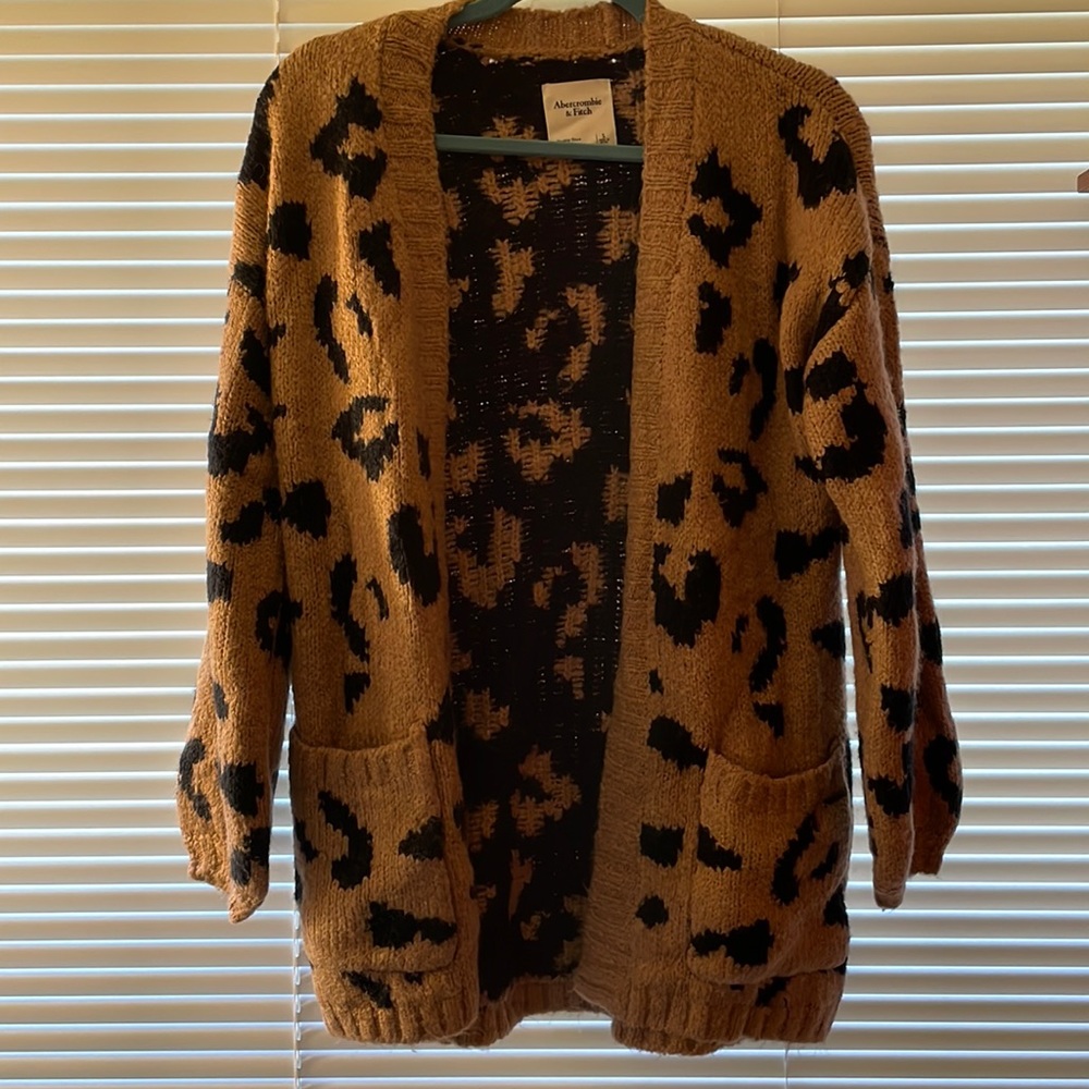 Abercrombie cheetah print cardigan